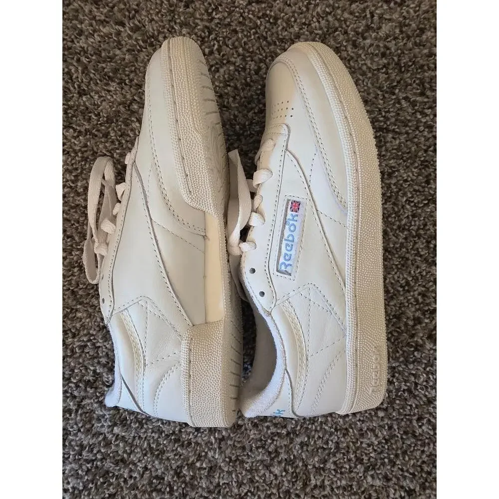 Reebok Club C White Leather Sneakers Classic Minimal Trainer Size 6.5 - Picture 1 of 5